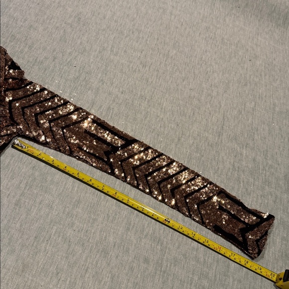 Elegant Sequin Long Sleeve Dress - Picture 11 of 12